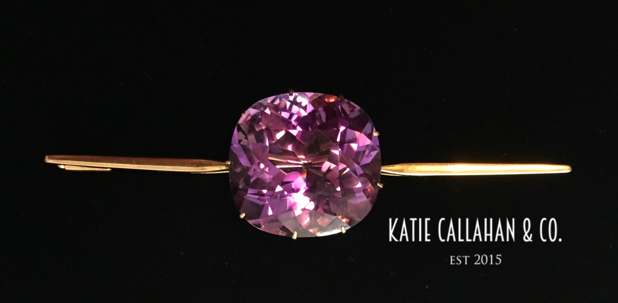 Amethyst (17cts) and 14kt Yellow Gold Brooch (Vintage)