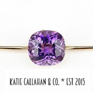 Amethyst (17cts) and 14kt Yellow Gold Brooch (Vintage)