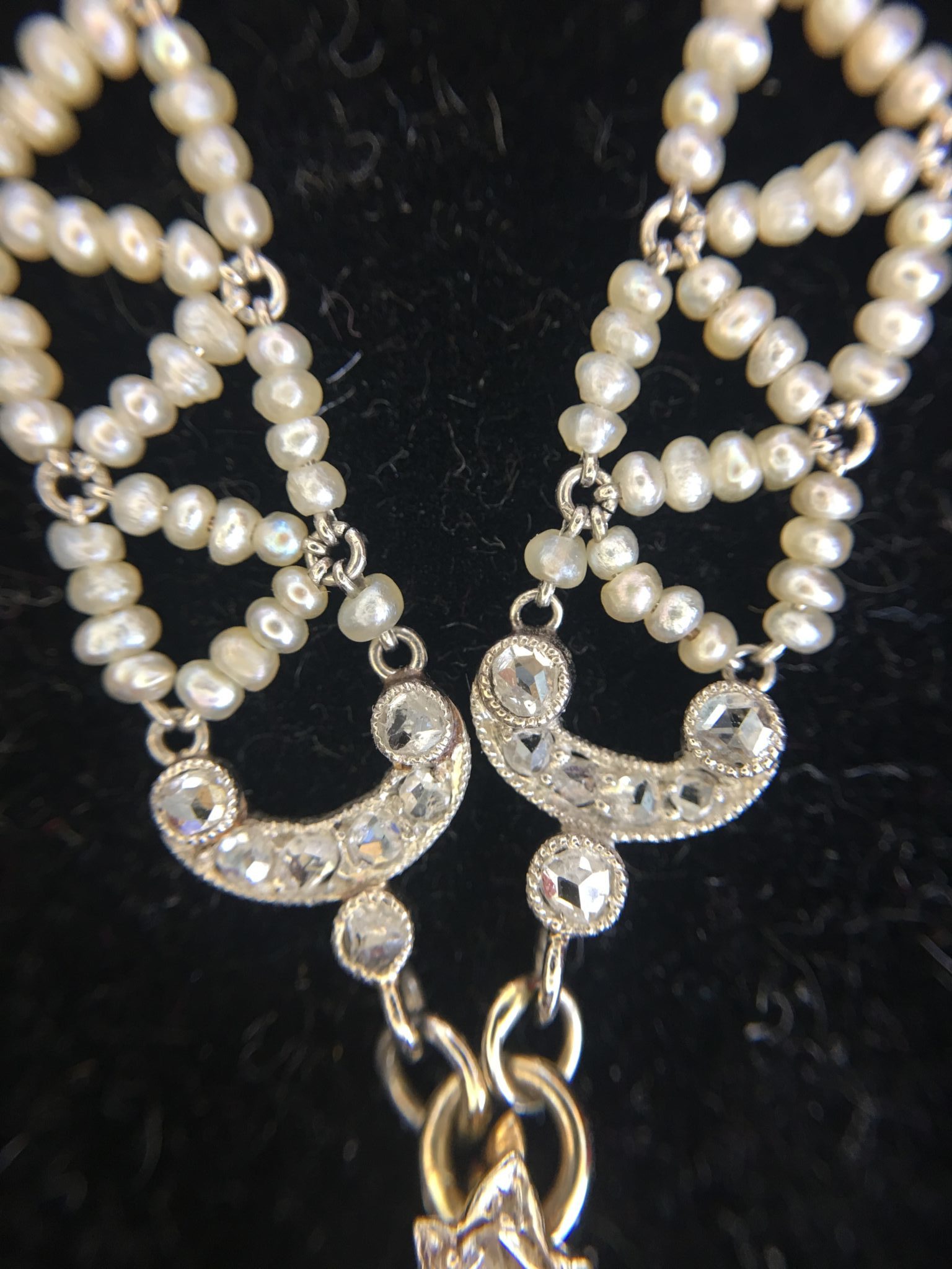 Outstanding Art Deco Seed Pearl Necklace with Baroque Pearl Drop (Vintage)