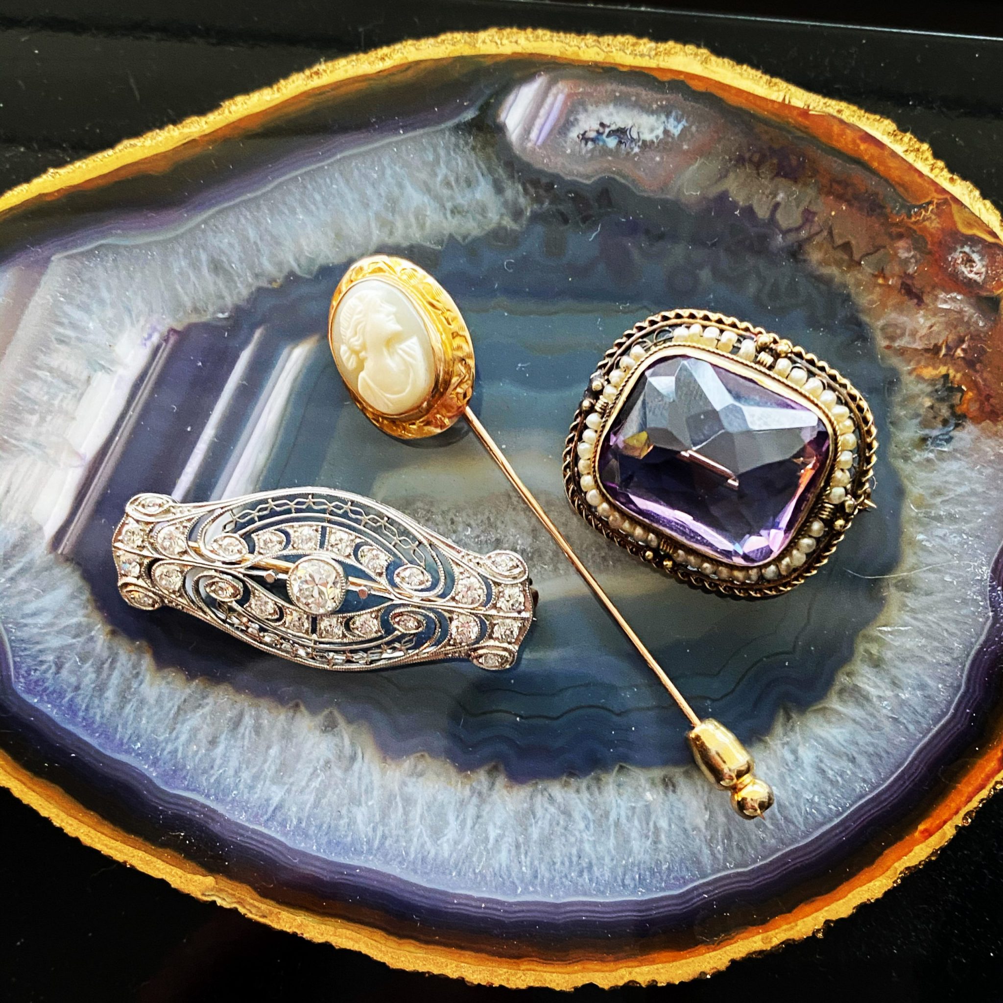 What kind of brooch gal are you?