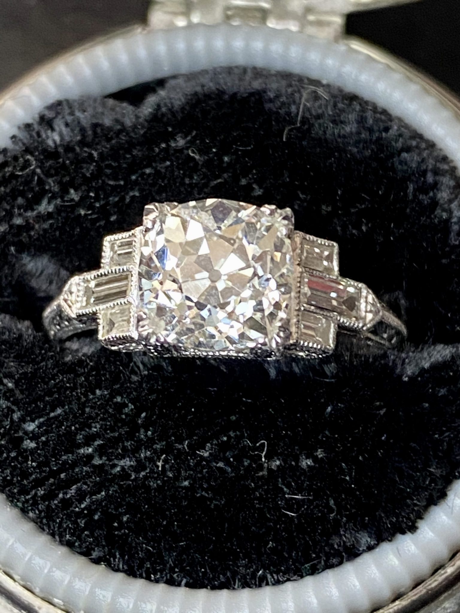 Art Deco 2.01ct Old Mine Cut Diamond Engagement Ring